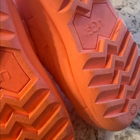 UGG Women's Pink Puffer Boots - Picture 5 of 7